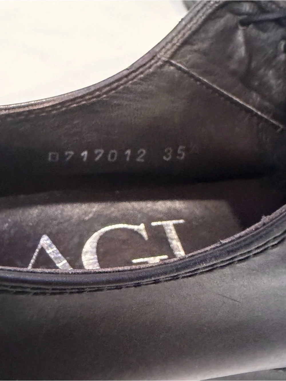 AGL Attilio Giusti Leombruni W 5.5 Black Leather Rabbit Fur Lugged Sole Derby